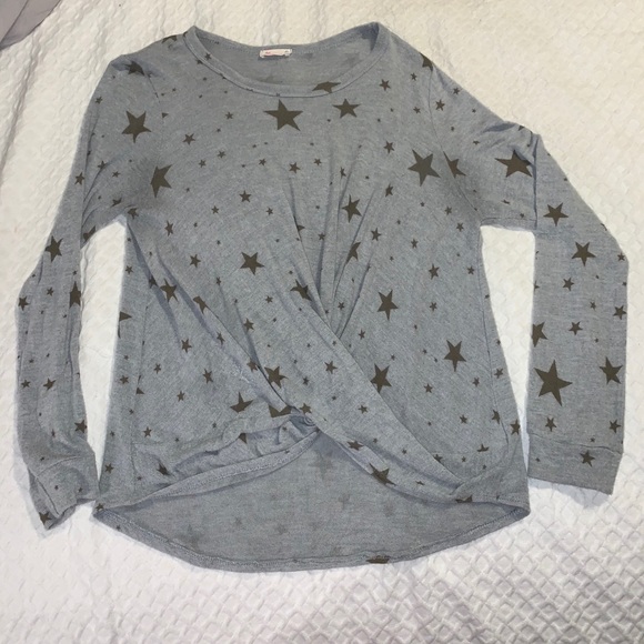 Tops - Grey star top!